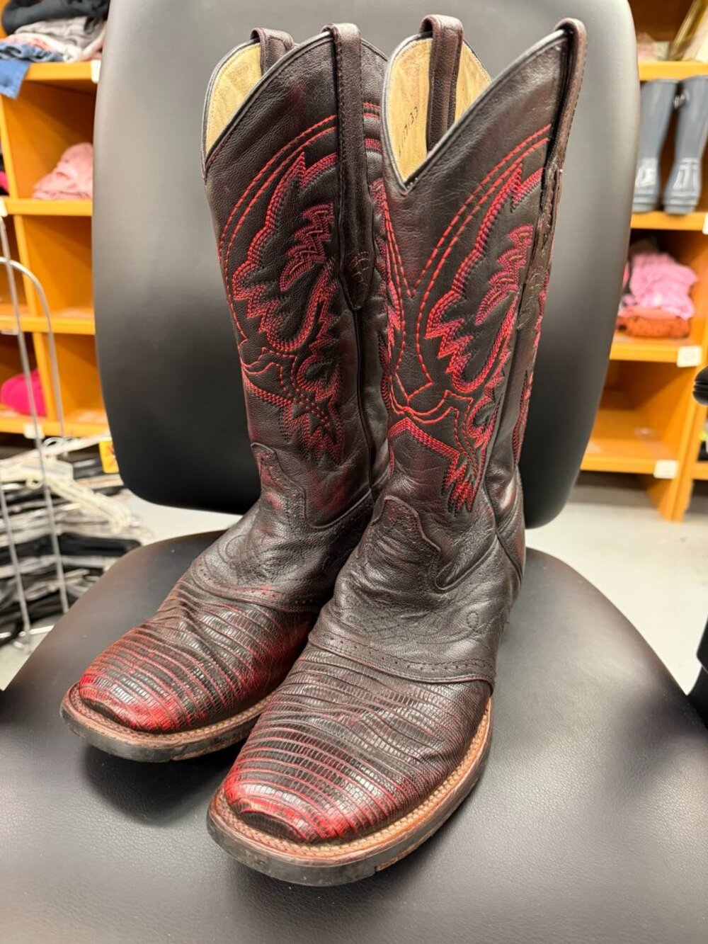 Original Armadillo Boots Wide Square Rodeo Toe Reddish Black Color - Los Altos